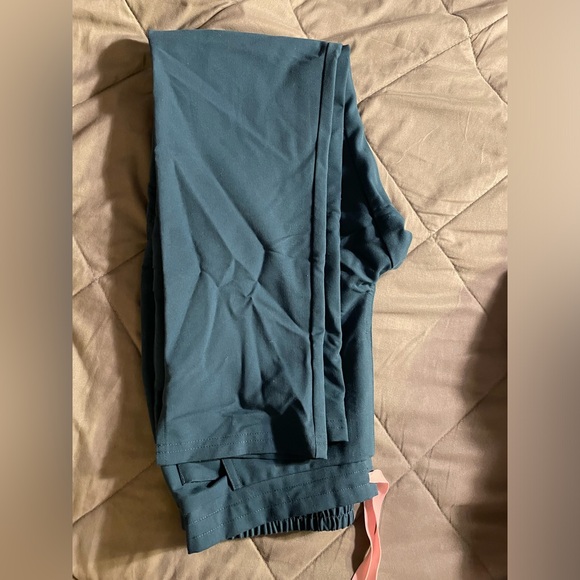 Figs sets available in multiple colors! - Picture 9 of 13